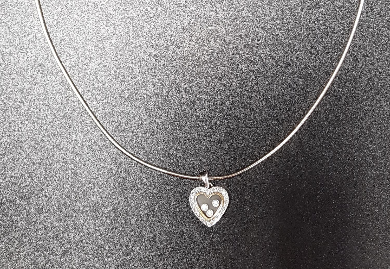 DIAMOND SET HEART SHAPED LOCKET STYLE PENDANT the diamond border around a glazed panel containing - Image 5 of 6