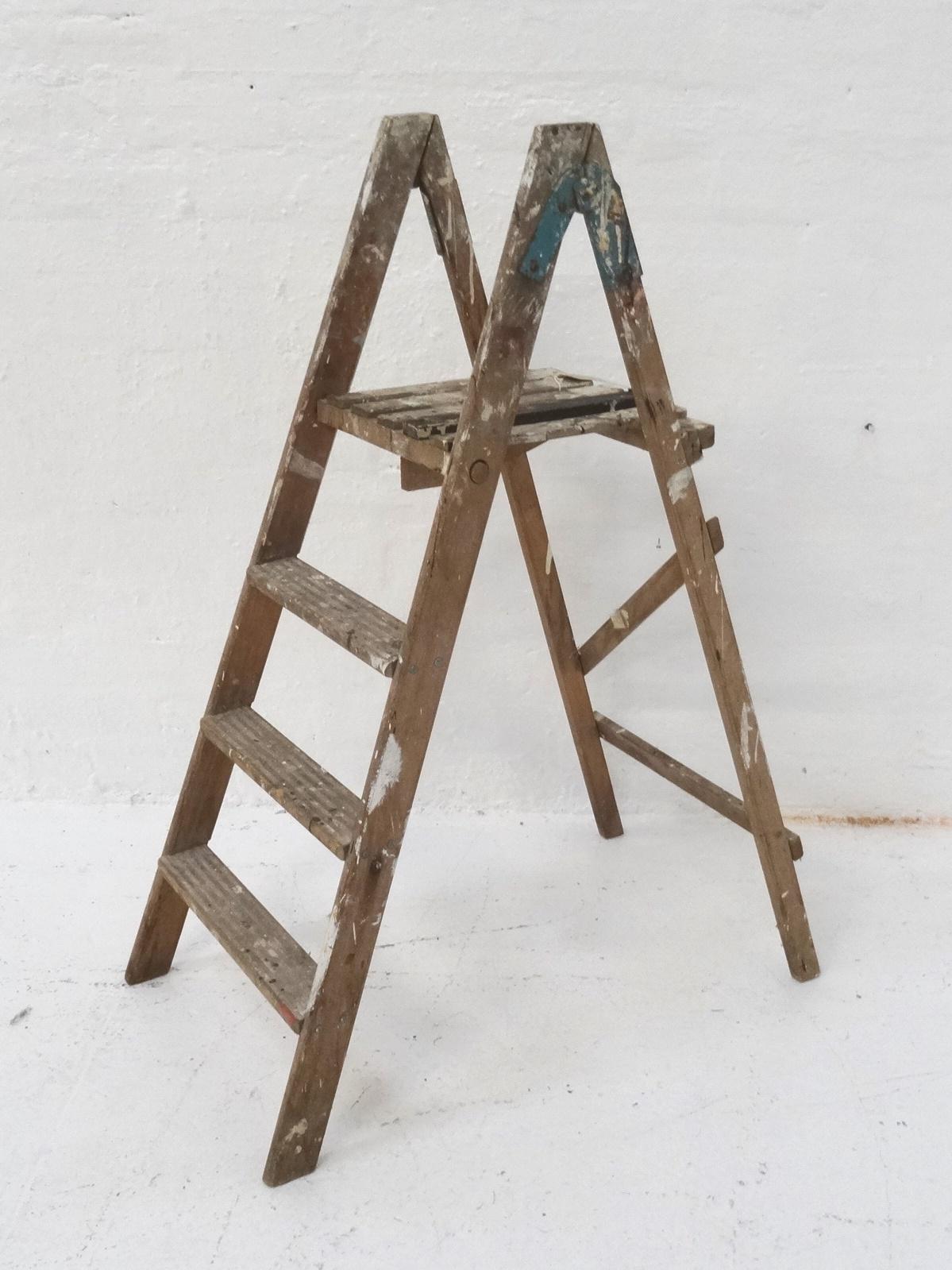 VINTAGE WOODEN FOLDING LADDER with a slatted top and three steps