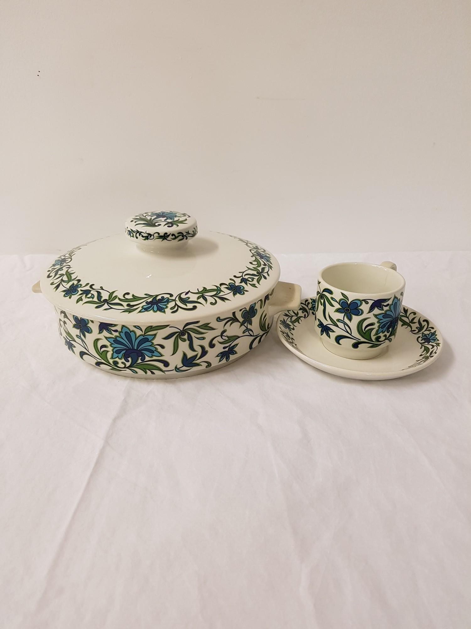MIDWINTER POTTERY DINNER SERVICE in the Spanish Garden pattern comprising entree, dinner and side