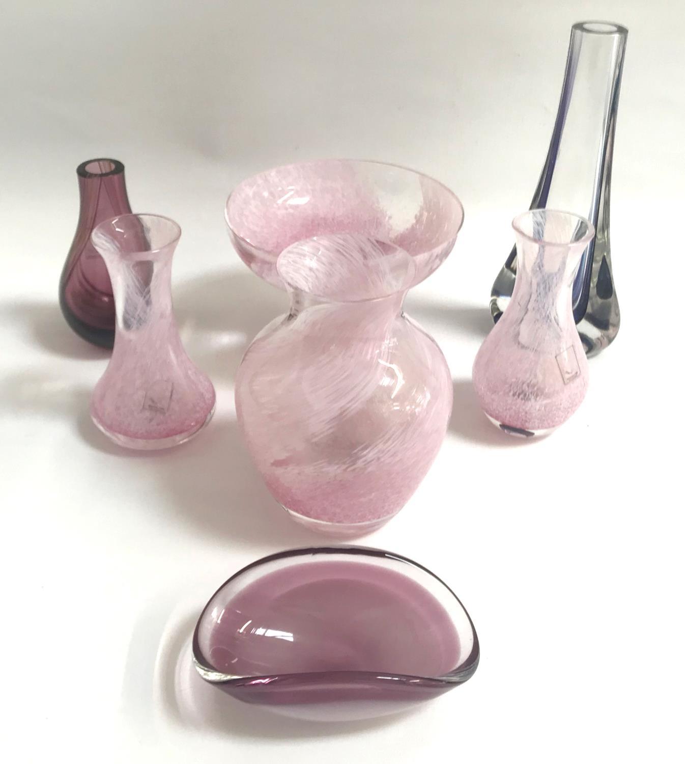 FIVE PIECES OF CAITHNESS GLASSWARE comprising three vases and bowl with mottles light pink and white