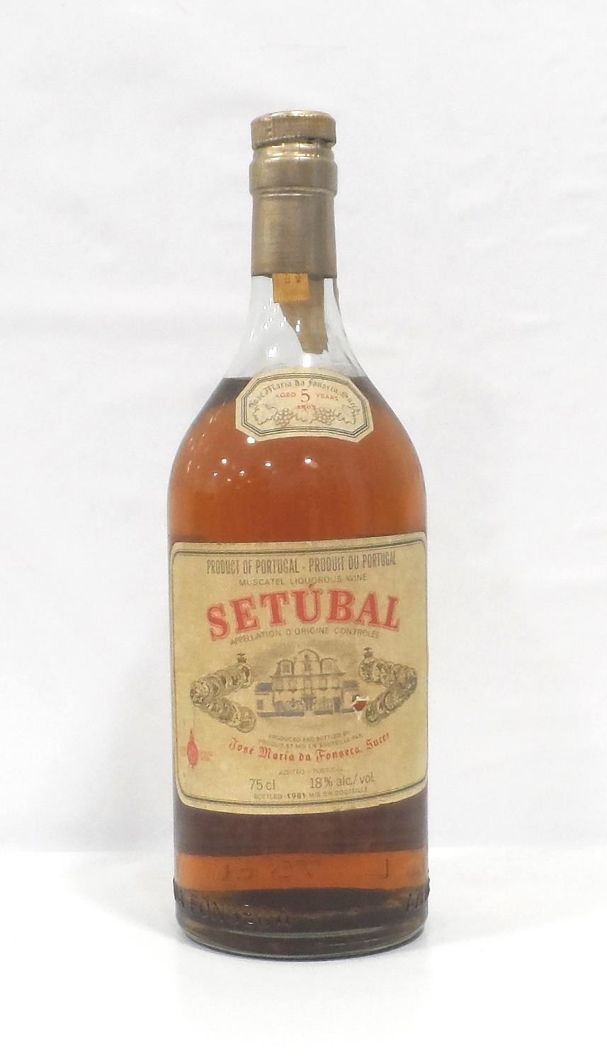 MUSCATEL DE SETUBAL 5YO An aged bottle of Muscatel de Setubal Aged 5 Years from Portugal. 75cl.