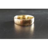 NINE CARAT GOLD WEDDING BAND ring size Y and approximately 5 grams