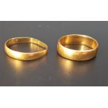 TWO EIGHTEEN CARAT GOLD WEDDING BANDS ring sizes J and L-M, total weight approximately 3.4 grams