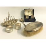 GEORGE V GENTLEMANS HAIR BRUSH monogrammed RRP, Sheffield 1918, Victorian toast rack on a shell