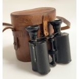 PAIR OF WWI GERMAN FIELD GLASSES marked C. P. Goerz of Berlin, contained in a brown leather case