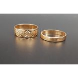 TWO NINE CARAT GOLD RINGS both with engraved decoration and both ring size P, total weight