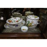 FOUR PIECES OF ROYAL WORCESTER EVESHAM VALE PATTERNED CHINA