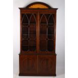 A FINE GEORGIAN DESIGN MAHOGANY AND SATINWOOD INLAID DISPLAY CABINET the rectangular arched