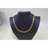 AN 18CT GOLD LINKS NECKLACE 43cm long