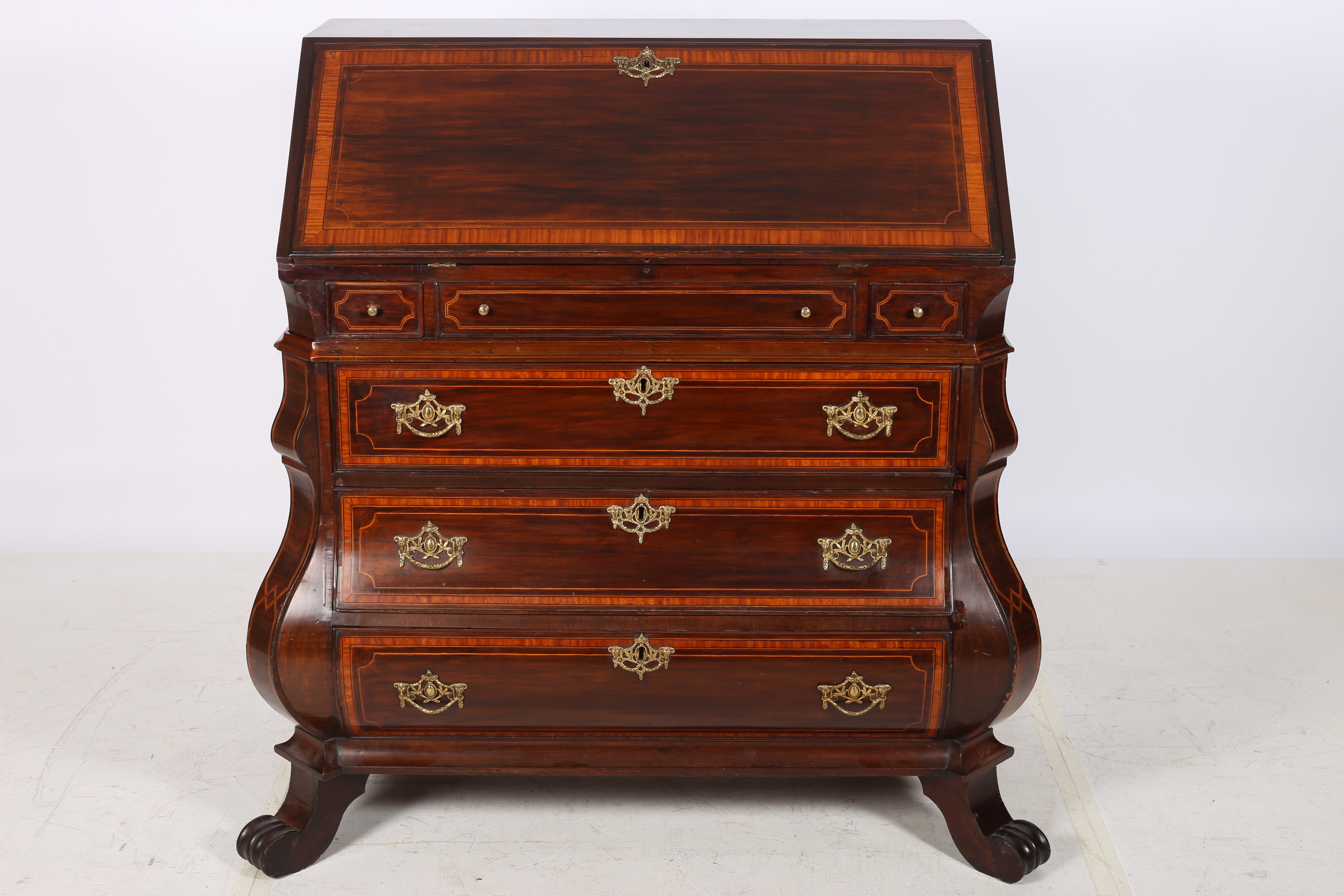 A VERY FINE 19TH CENTURY MAHOGANY AND SATINWOOD CROSS BANDED BUREAU BY EDWARDS AND ROBERTS the