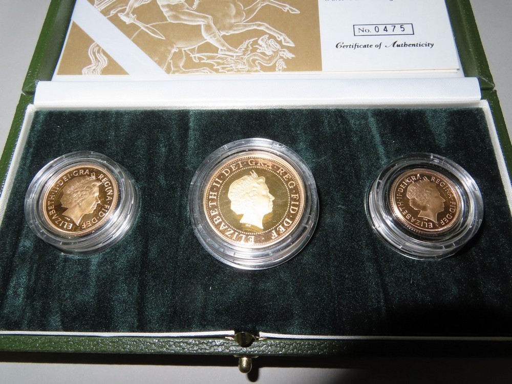 The 2004 UK Gold Proof Three Coin Sovereign Collection No 0475. Cased with certificate - Image 2 of 3