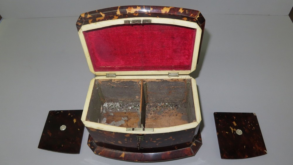 Victorian tortoiseshell sarcophagus shaped tea caddy with pewter stringing, two zinc lined - Image 7 of 8