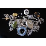 Collection of silver jewellery - 153 g in total