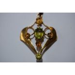 9ct. gold Art Nouveau peridot necklace