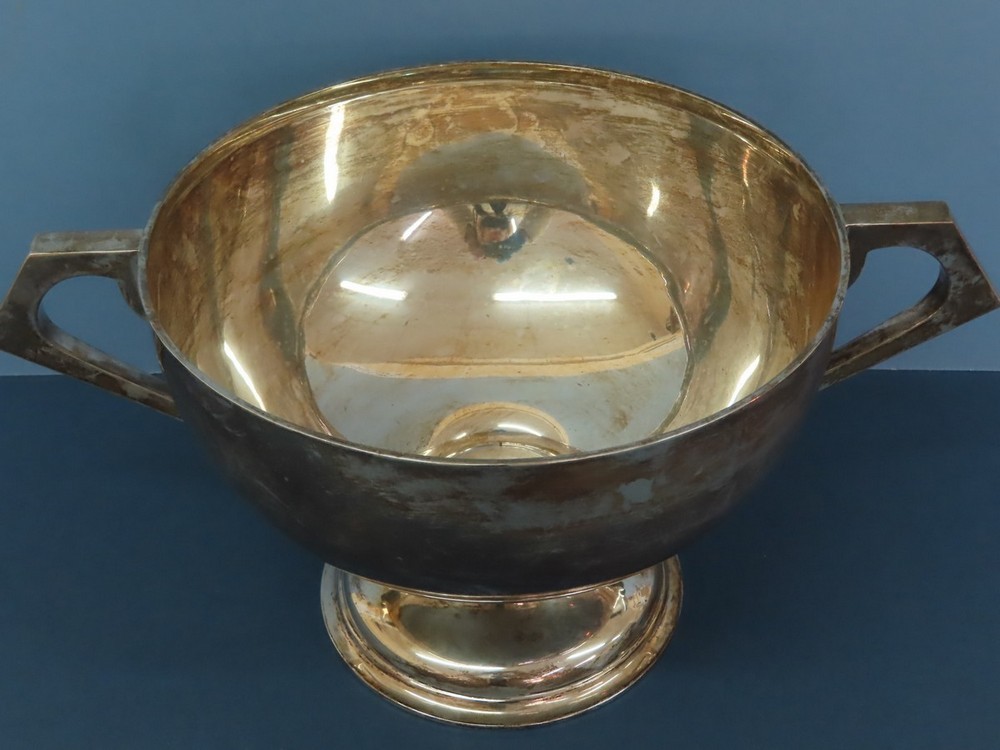 GV two handled silver punch bowl on raised circular foot, Sheffield 1928, not engraved, maker - Image 2 of 4