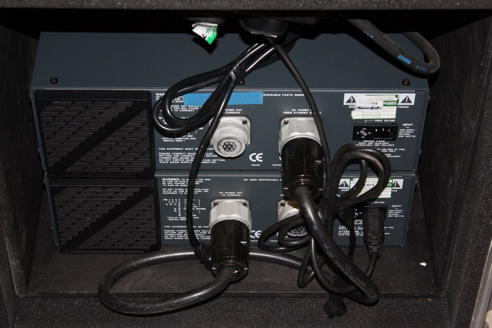 Soundcraft SM20 40:20 monitor desk in wheeled flight case with two Soundcraft SM20 PSUs - Image 5 of 5