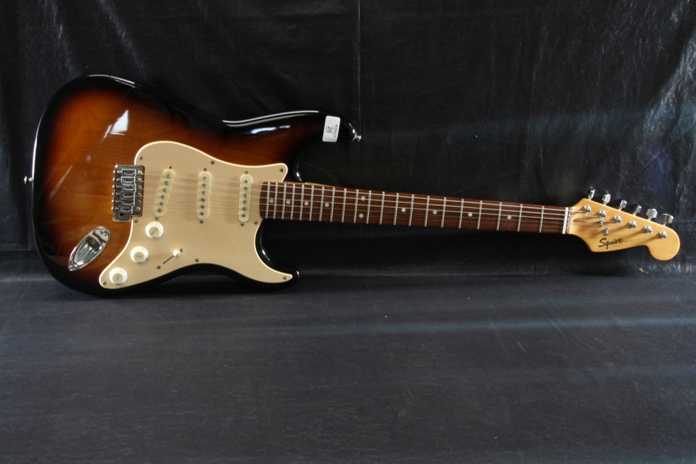 Fender Squire Bullet Stratocaster 20th Anniversary - sunburst, cream pickguard, three single coil