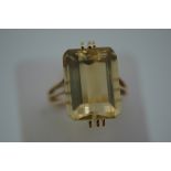 15 ct gold (tested) emerald cut citrine dress ring - size T