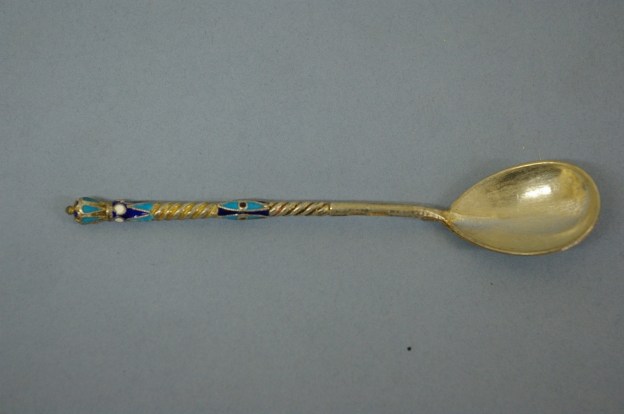 Set of six Russian silver champleve teaspoons with bead and twisted decoration marked 84 - Image 2 of 3