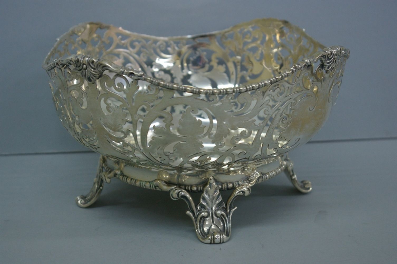 Fine Art, Silver Ware, Antiques and Collectables