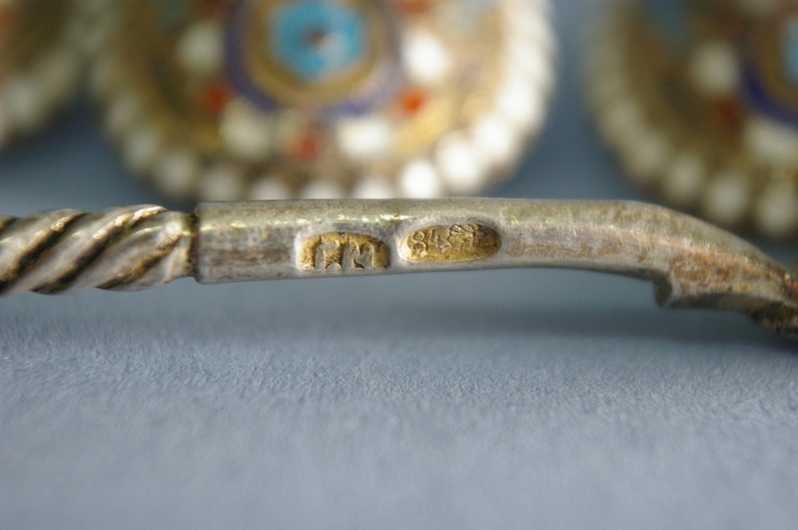 Set of six Russian silver champleve teaspoons with bead and twisted decoration marked 84 - Image 3 of 3