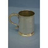 GI silver half pint tankard with scroll handle. London 1725. 6 ozt