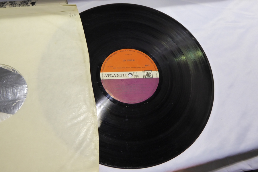 Led Zeppelin - Led Zeppelin (588171) Stereo pressing - 2nd pressing? - Image 3 of 3