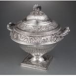 Portuguese 1st Standard (.916) Silver Soup Tureen , Lisbon, mid-20th c., domed cover with coquille