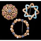 Retro 18 kt. Rose Gold Openwork Dome Brooch , set with 7 small round blue sapphires, 18 small