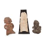 Three Pre-Columbian Effigy Figures , before 1500 A.D., Mesoamerica, incl. kneeling pottery figure