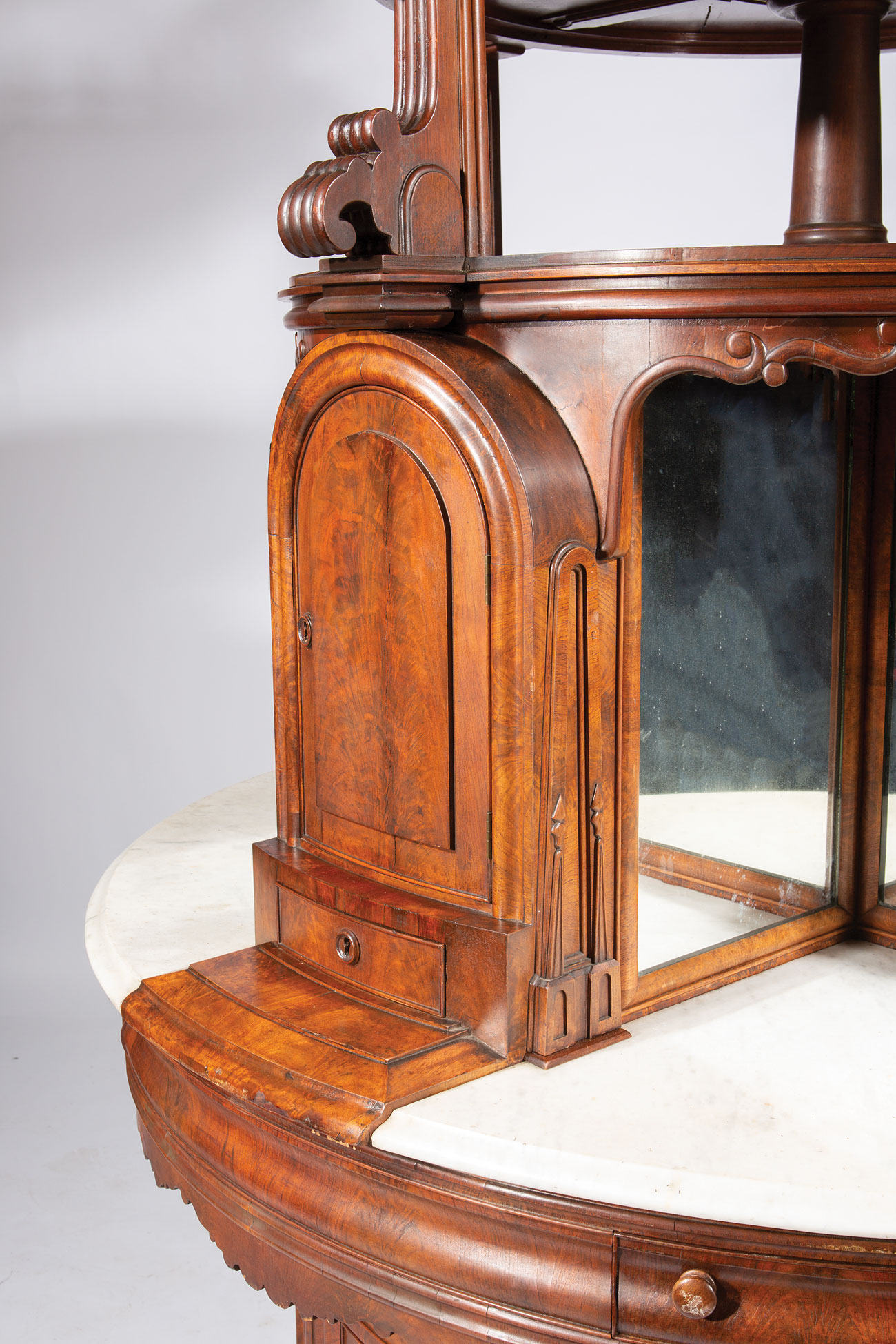 Rare Monumental American Aesthetic Carved Mahogany Columnar Exhibition Cabinet , mid-19th c., - Image 4 of 5