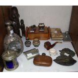SECTION 18. A small mixed lot of assorted collectables including a Fieldings novelty ashtray,