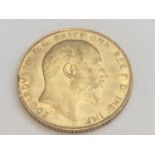 King Edward VII sovereign, 1907, obv bare head, rv George & Dragon, weight 8.0g, condition F.