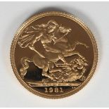 A 1981 22ct gold sovereign, gross weight approximately 8g, in plastic capsule