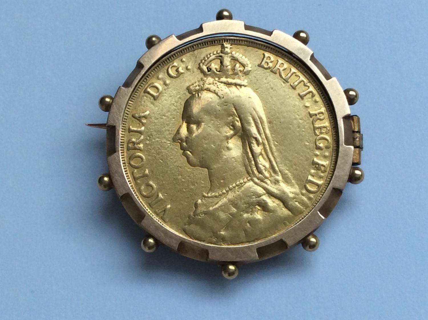 Queen Victoria Two pounds, 1887, obv Jubilee bust, rv George & Dragon, Weight 15.9g (+3.6g of 9ct