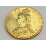 Queen Victoria five pounds, 1887, obv Jubilee portrait, rv George & Dragon, weight 39.9g,