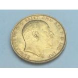 King Edward VII sovereign, 1904, obv bare head, rv George & Dragon, weight 8.0g, condition F.