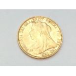 Queen Victoria Sovereign, 1900, Old Veiled Head obv, Geo. & Drag rev, Melbourne MM, 7.96g, F+