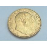 King Edward VII sovereign, 1904, obv bare head, rv George & Dragon, weight 8.0g, condition F.