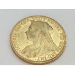 Queen Victoria sovereign, 1898, obv old veiled bust, rv George & Dragon, weight 8.0g, condition F.