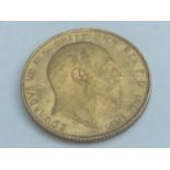 King Edward VII sovereign, 1904, obv bare head, rv George & Dragon, weight 8.0g, condition F.