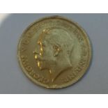 King George V half sovereign, 1914, obv bare head, rv George & Dragon, weight 4.0g, condition Fine.