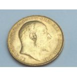 King Edward VII sovereign, 1908, obv bare head, rv George & Dragon, weight 8.0g, condition VF.