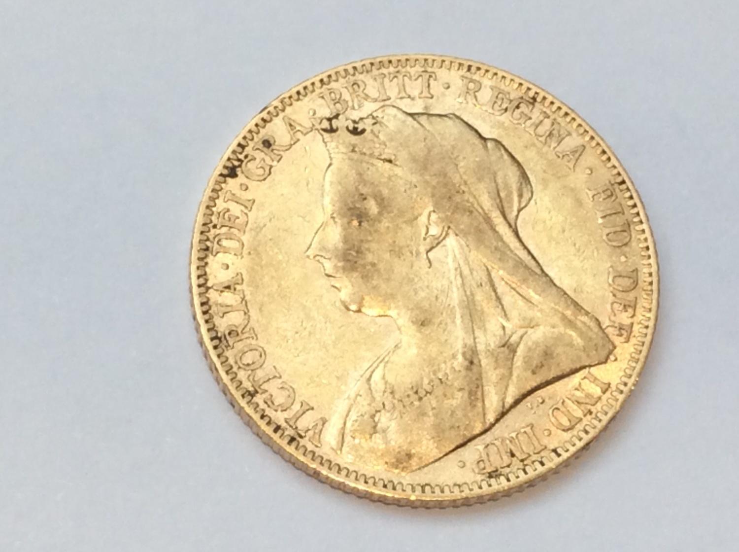 Queen Victoria Sovereign, 1900, Old Veiled Head obv, Geo. & Drag rev, 7.92g, F