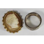 A good quality shell carved cameo pendant/brooch depicting a male head, in yellow metal mount,