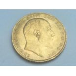 King Edward VII sovereign, 1904, obv bare head, rv George & Dragon, weight 8.0g, condition F.