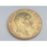 King Edward VII sovereign, 1907, obv bare head, rv George & Dragon, weight 8.0g, condition F.