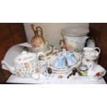 SECTION 30. A mixed lot of ceramics including Royal Albert 'Old Country Roses', Wedgwood Jasperware,