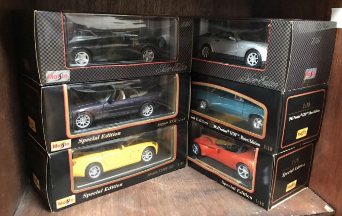 4 Maisto Special Edition 1:18 diecast model cars in original boxes & 2 Maisto Silver Edition 1.18