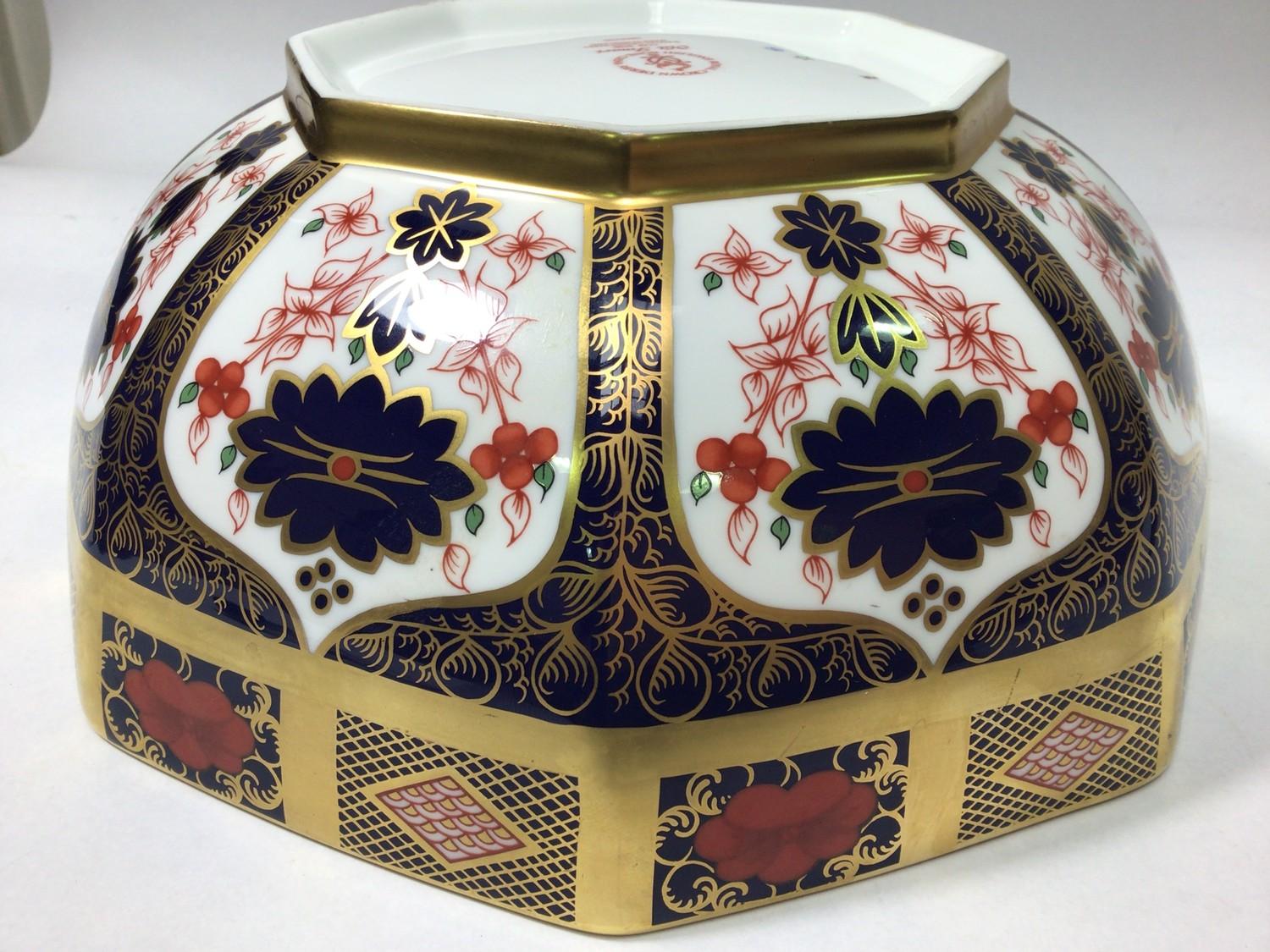 A Royal Crown Derby 'Old Imari' pattern bowl, of octagonal form, numbered '1128' to base and with - Image 4 of 9